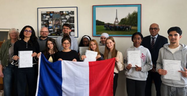Friedensschule feiert die französische Sprache mit DELF-Erfolg